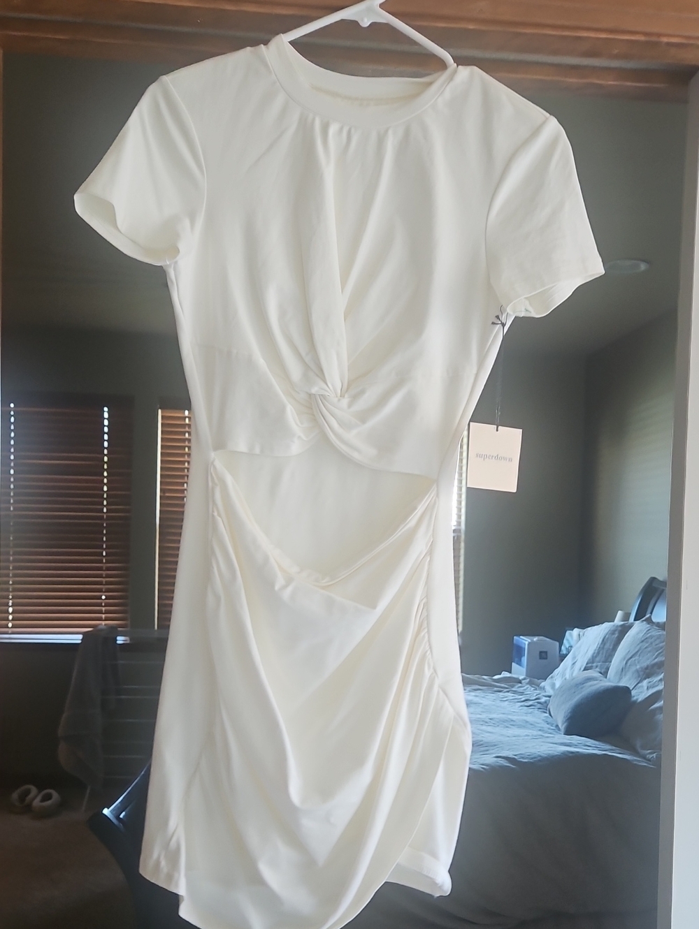 Superdown Women's Cream Twist-Front Short Sleeve Dress